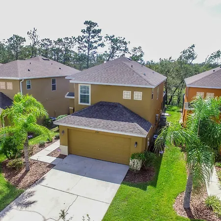 4 Bed House/W Pool & Garage Apartment